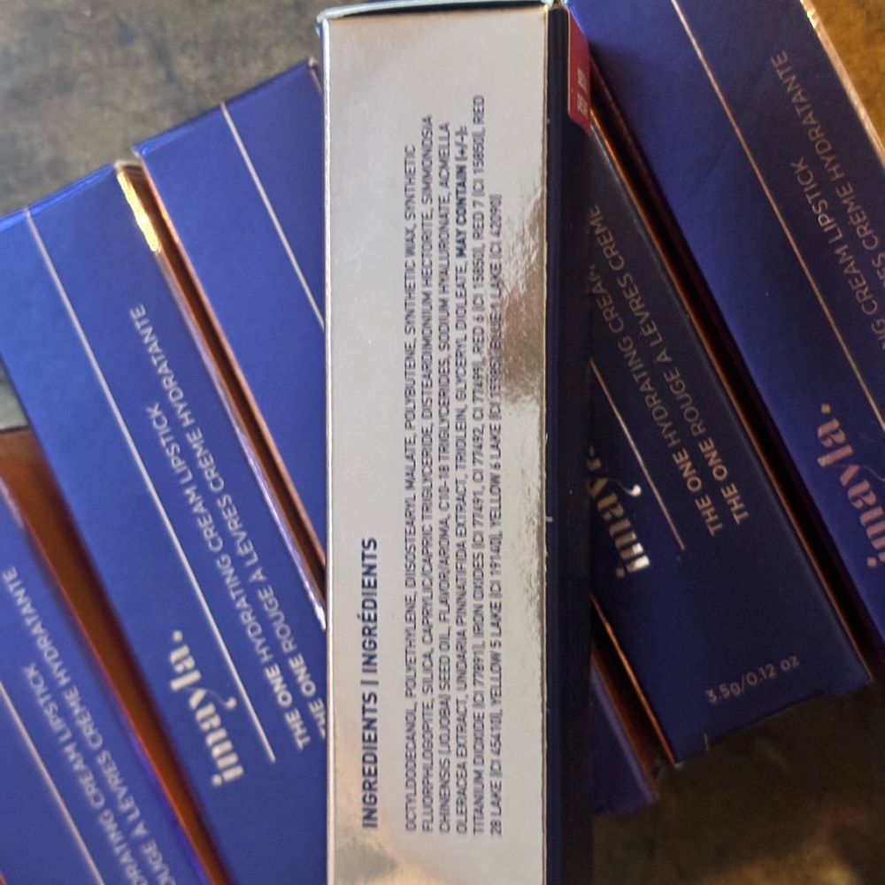 imayla THE ONE Hydrating Cream Lipstick Library- Set of 8 - Picture 6 of 10
